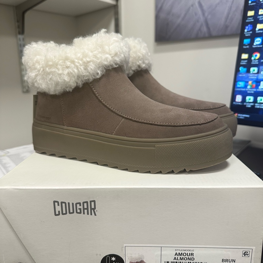 Cougar Women's Brown Winter Boots with Cream Fur